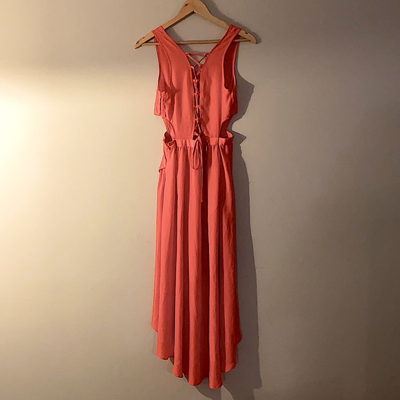 Woman’s Dress - Picture 5 of 15